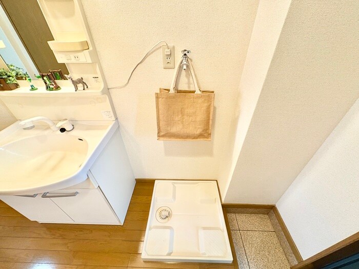 物件内観写真17　(洗濯機置場)