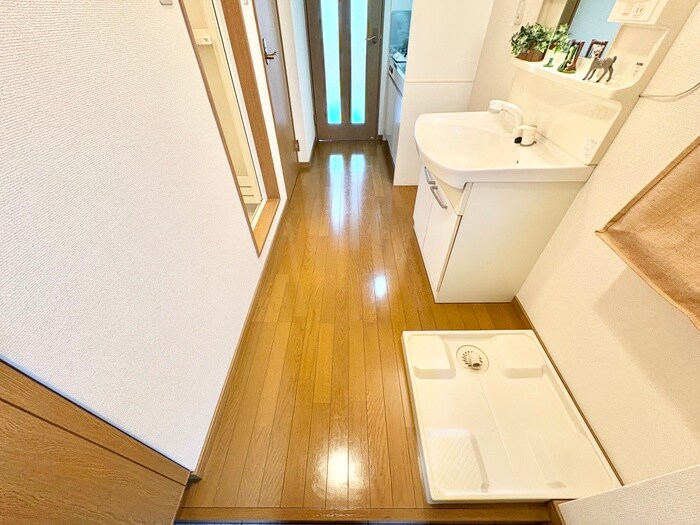 物件内観写真18　(廊下)