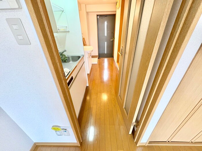 物件内観写真19　(廊下)