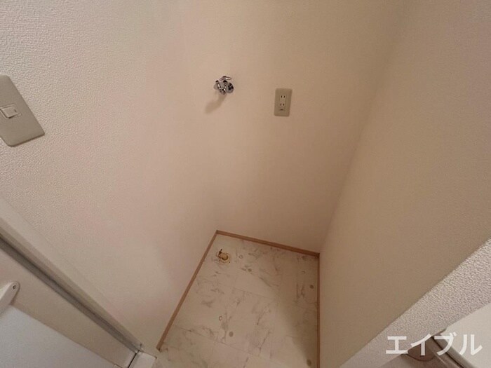 物件内観写真15　(洗濯機置場)