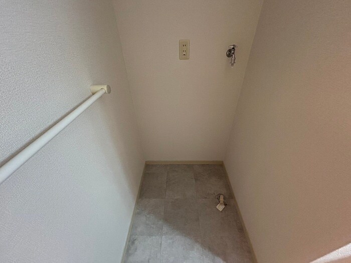 物件内観写真13　(洗濯機置場)