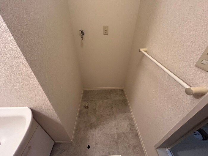 物件内観写真14　(洗濯機置場)