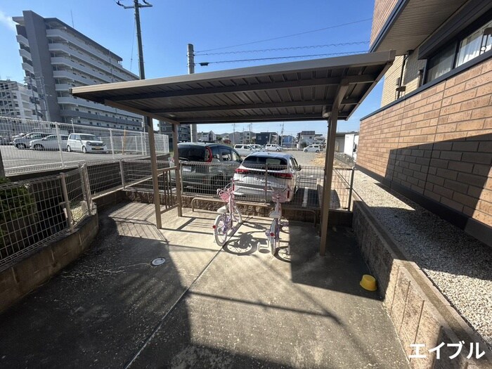 物件外観写真5　(駐輪場)
