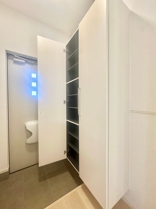 物件内観写真12　(靴箱)