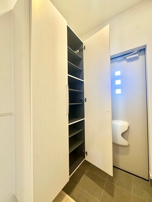 物件内観写真14　(靴箱)