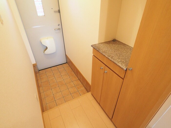 物件内観写真7　(玄関)