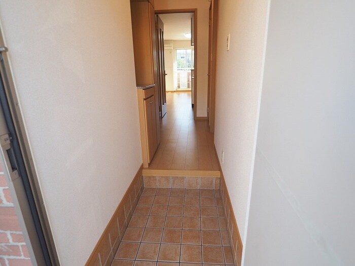 物件内観写真15　(玄関)