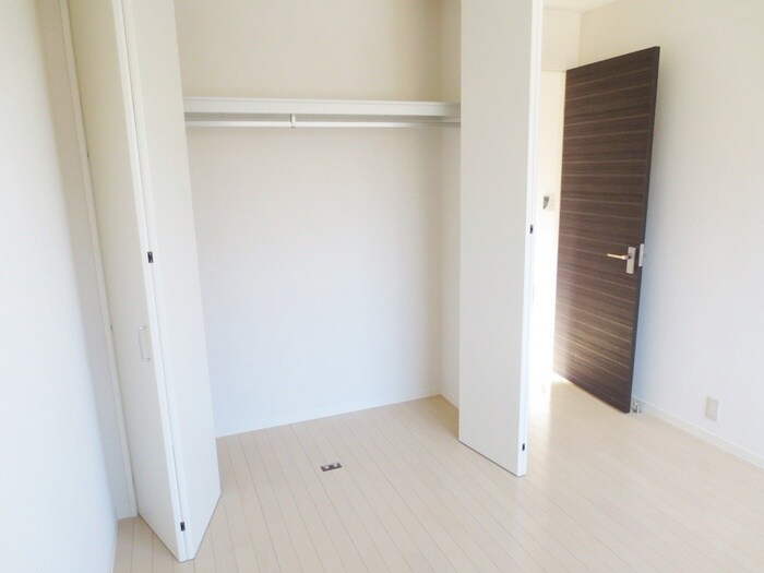 物件内観写真4　(収納)