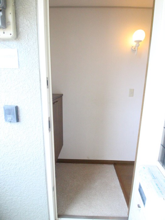 物件内観写真16　(玄関)