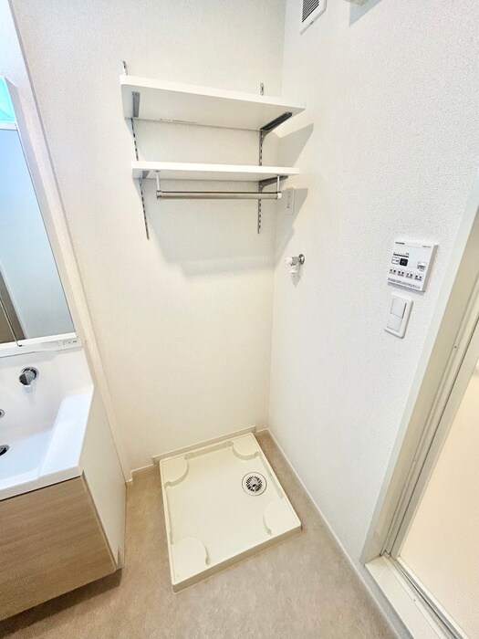 物件内観写真18　(洗濯機置場)