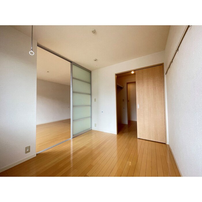 物件内観写真3　(居室)