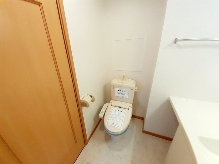 物件内観写真9　(トイレ)