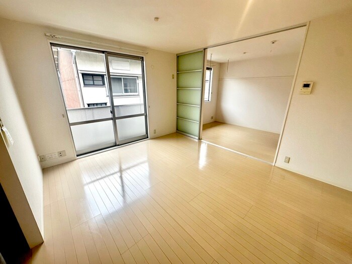 物件内観写真2　(居室)