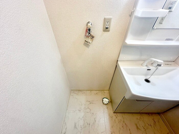 物件内観写真7　(洗濯機置場)