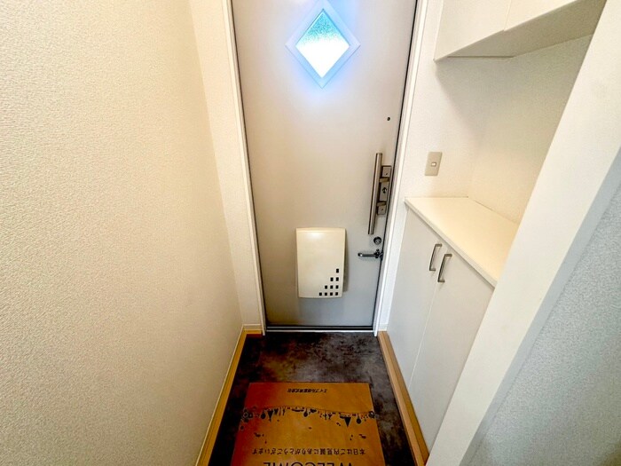 物件内観写真8　(玄関)