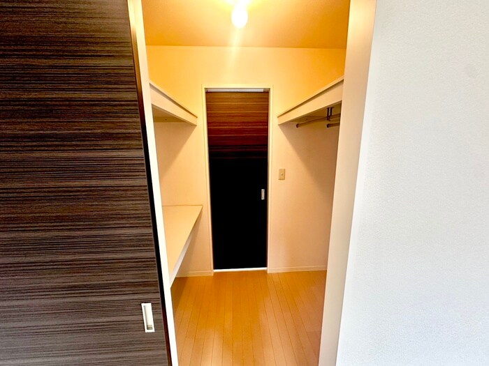 物件内観写真10　(収納)