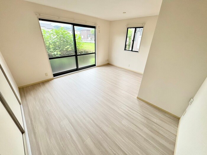 物件内観写真8　(居室)