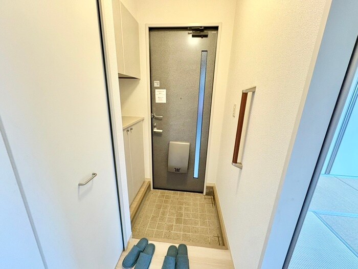 物件内観写真16　(玄関)