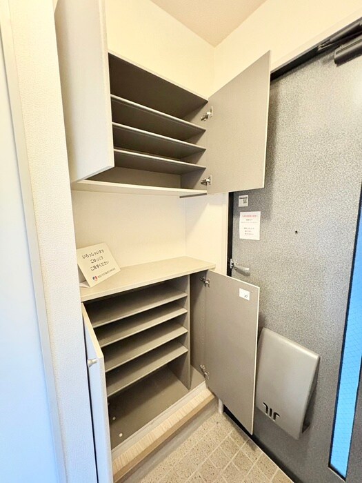 物件内観写真18　(靴箱)