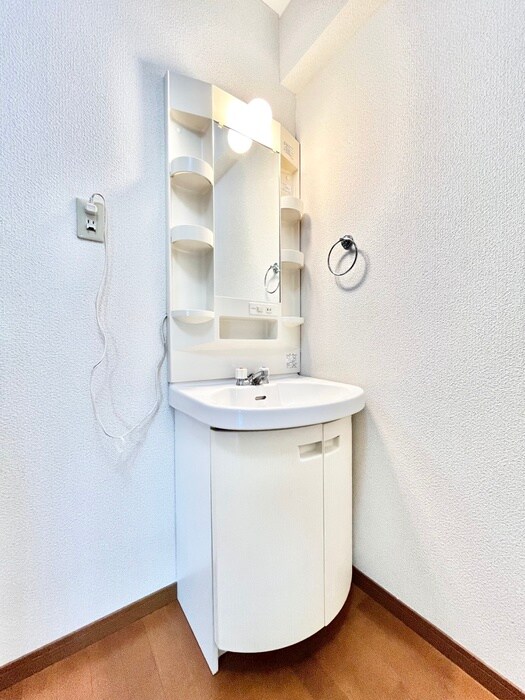 物件内観写真8　(洗面)