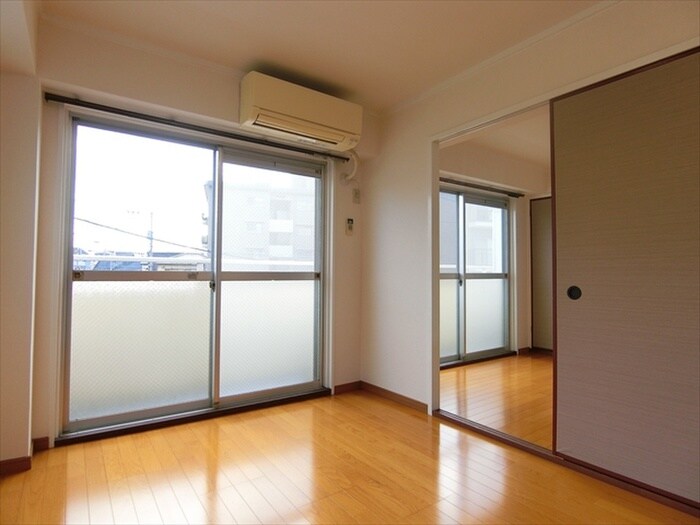 物件内観写真3　(居室)