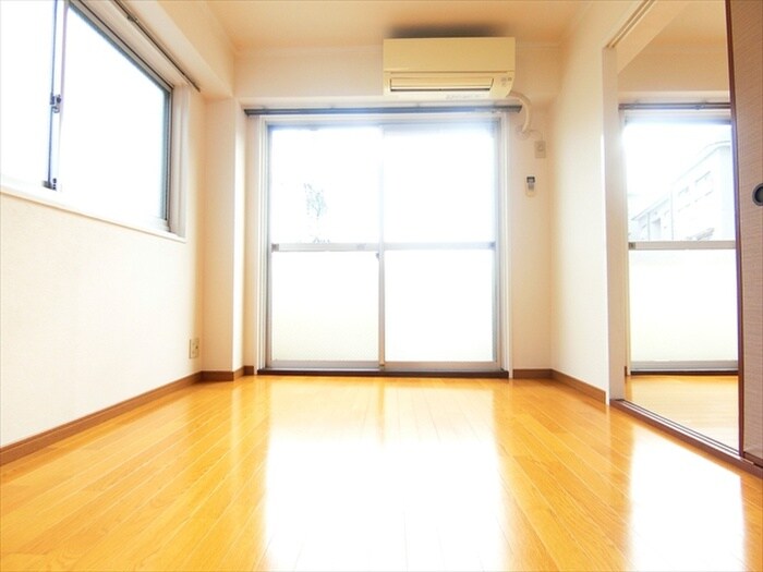 物件内観写真4　(居室)