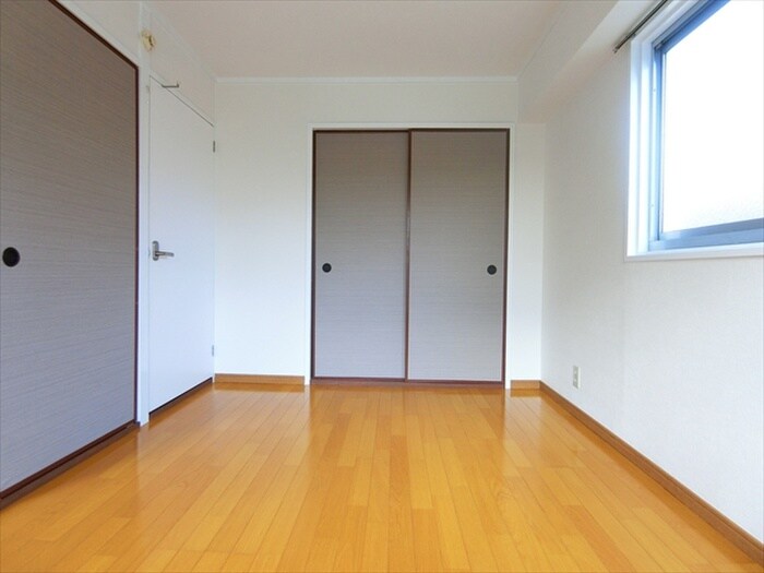 物件内観写真5　(収納)