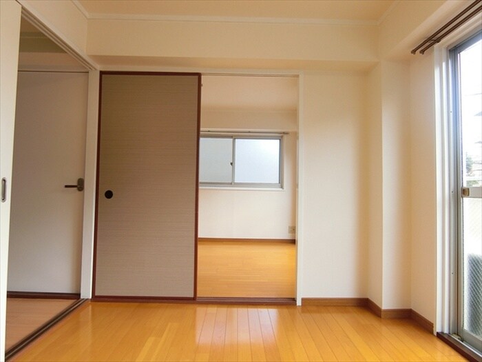 物件内観写真6　(居室)