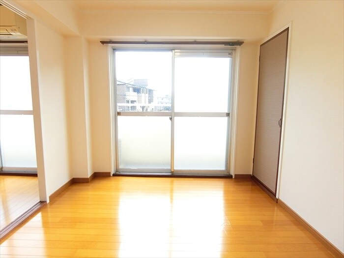 物件内観写真9　(居室)