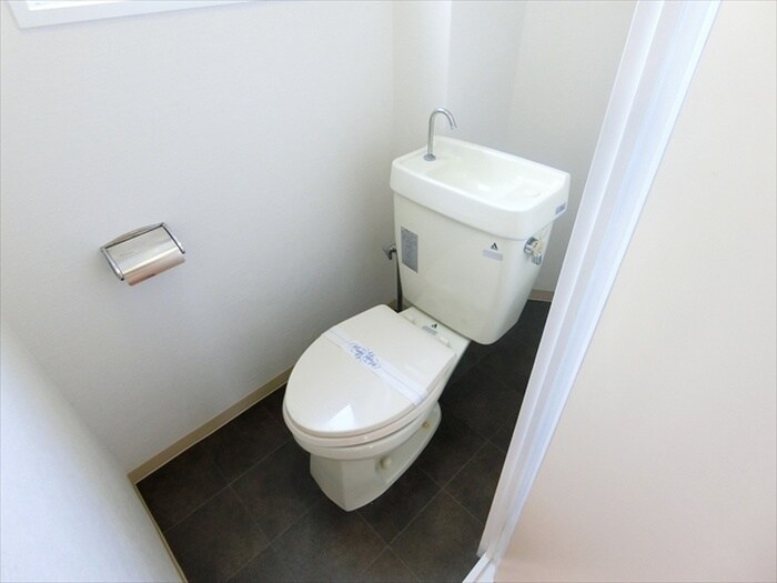 物件内観写真12　(トイレ)