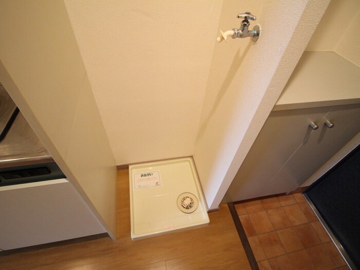 物件内観写真14　(洗濯機置場)