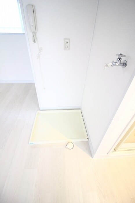 物件内観写真11　(洗濯機置場)