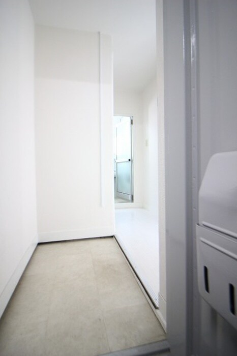 物件内観写真12　(玄関)