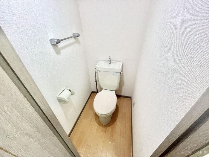 物件内観写真8　(トイレ)