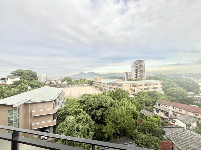 物件内観写真12　(室内からの展望)