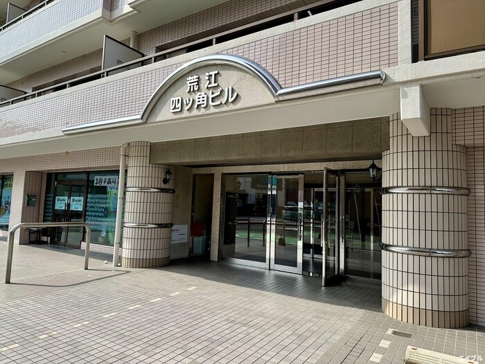 物件外観写真4　(エントランス部分)