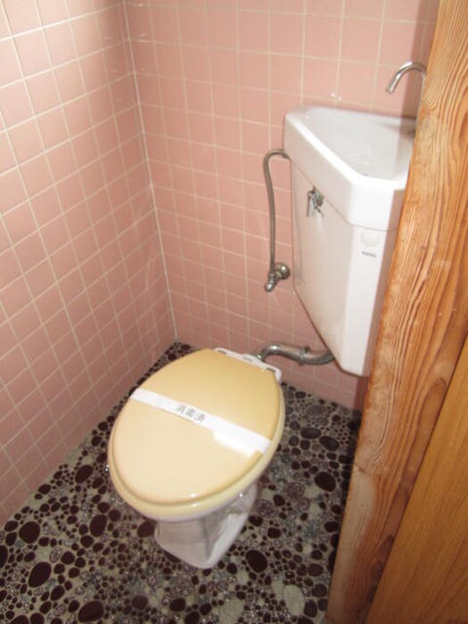 物件内観写真8　(トイレ)