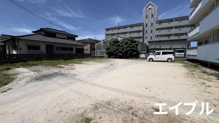 物件外観写真3　(駐車場)