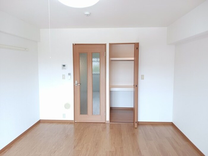 物件内観写真15　(居室)