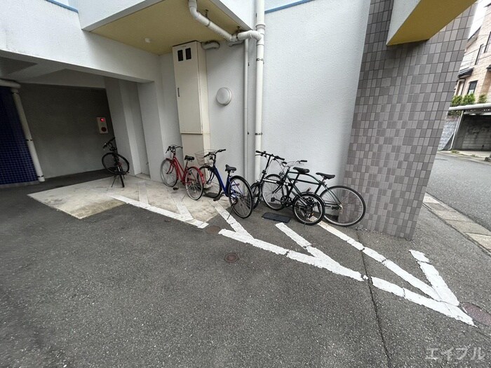 物件外観写真5　(駐輪場)
