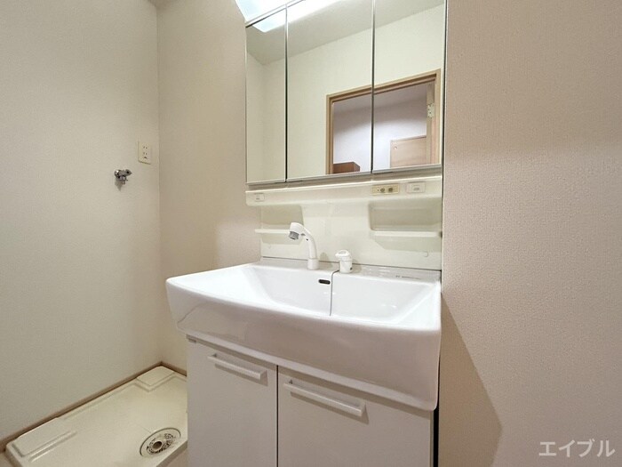 物件内観写真11　(洗面)