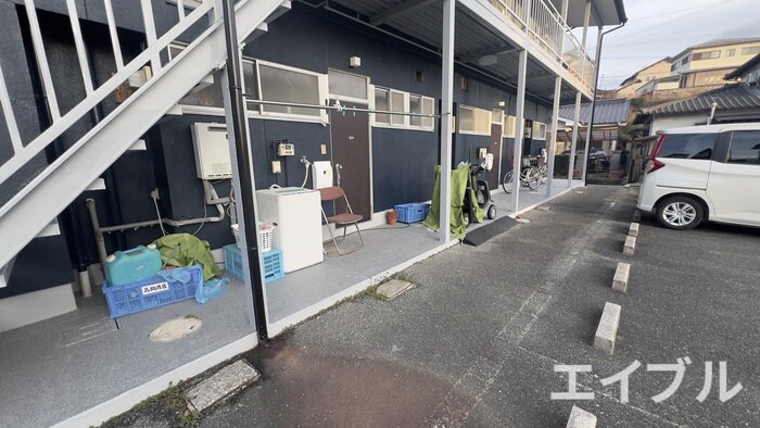 物件外観写真5　(エントランス部分)