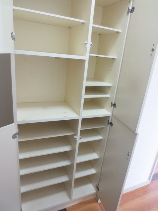 物件内観写真13　(靴箱)