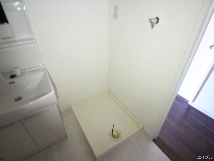 物件内観写真13　(洗濯機置場)