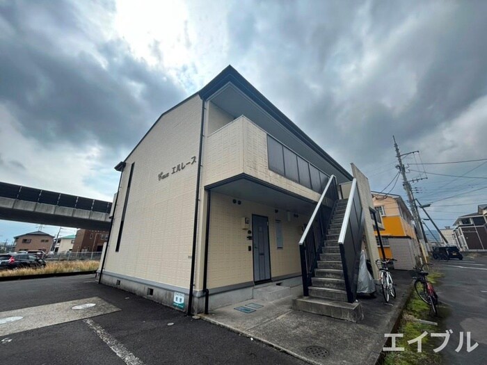 物件外観写真4　(エントランス部分)