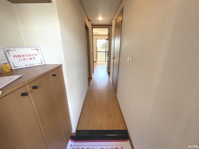 物件内観写真12　(玄関)