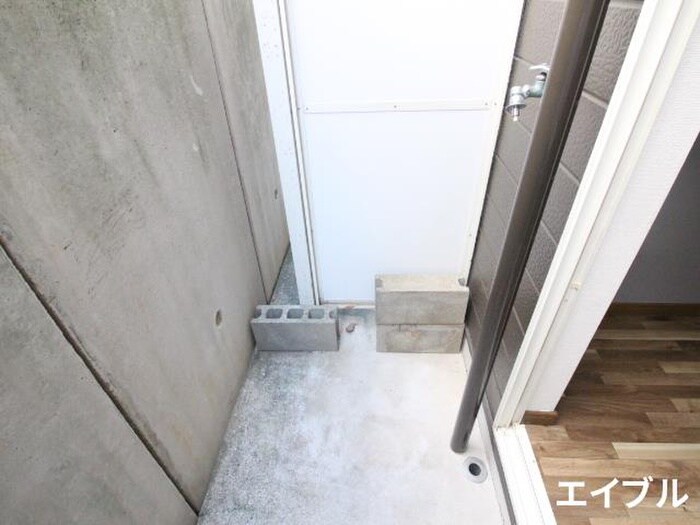 物件内観写真14　(洗濯機置場)