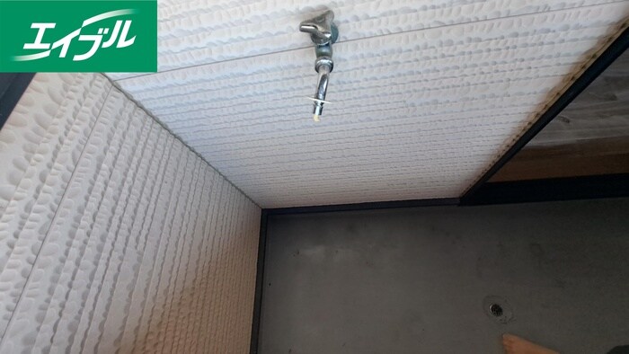 物件内観写真16　(洗濯機置場)