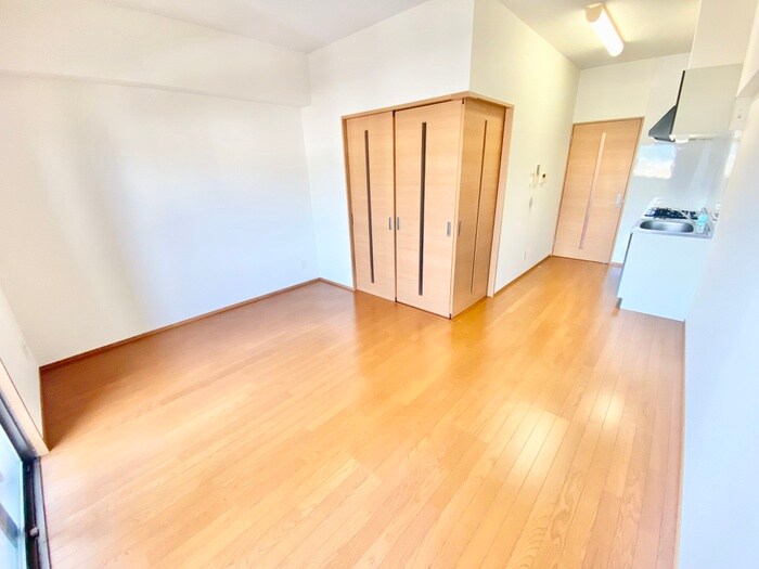 物件内観写真2　(居室)