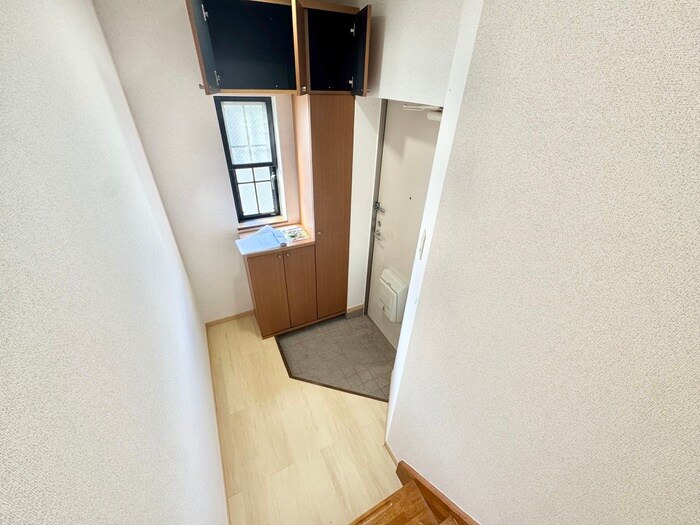 物件内観写真11　(玄関)